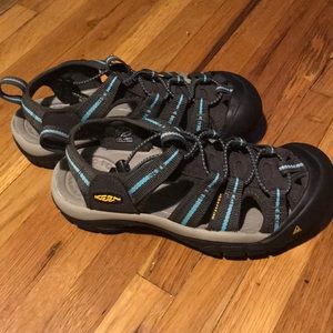 Keen Size 5.5 hiking sandals